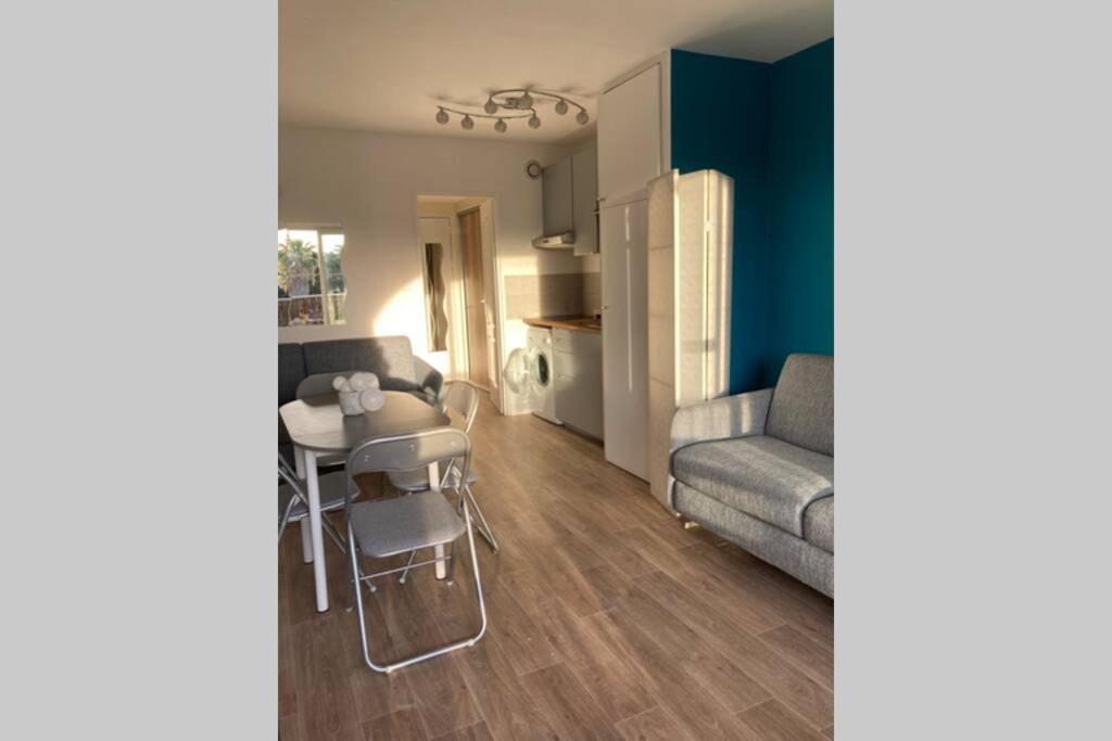 Ferienwohnung Escapade Au Port Hyères Exterior foto